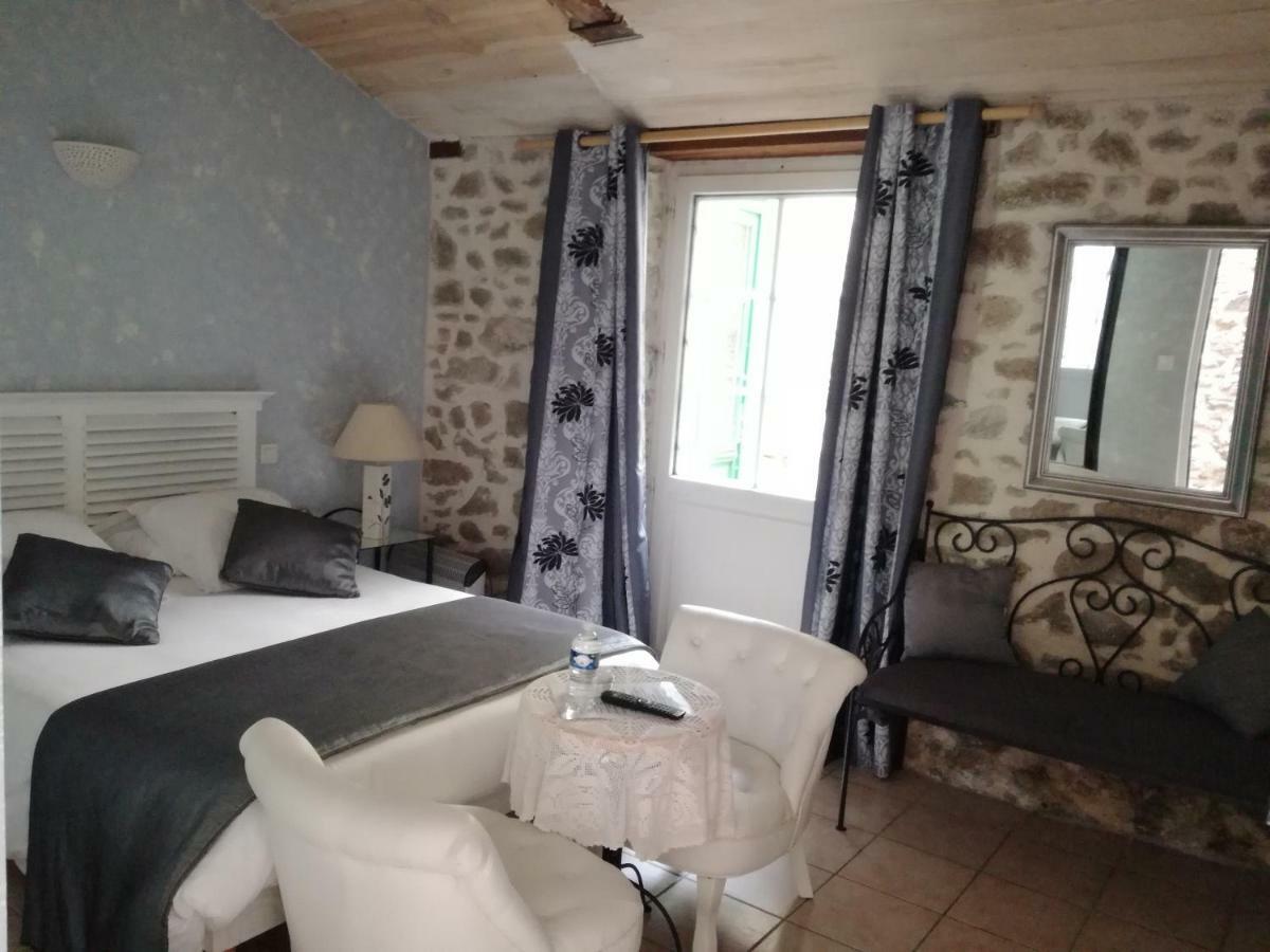 La Traineliere Bed and Breakfast Les Épesses Exteriör bild